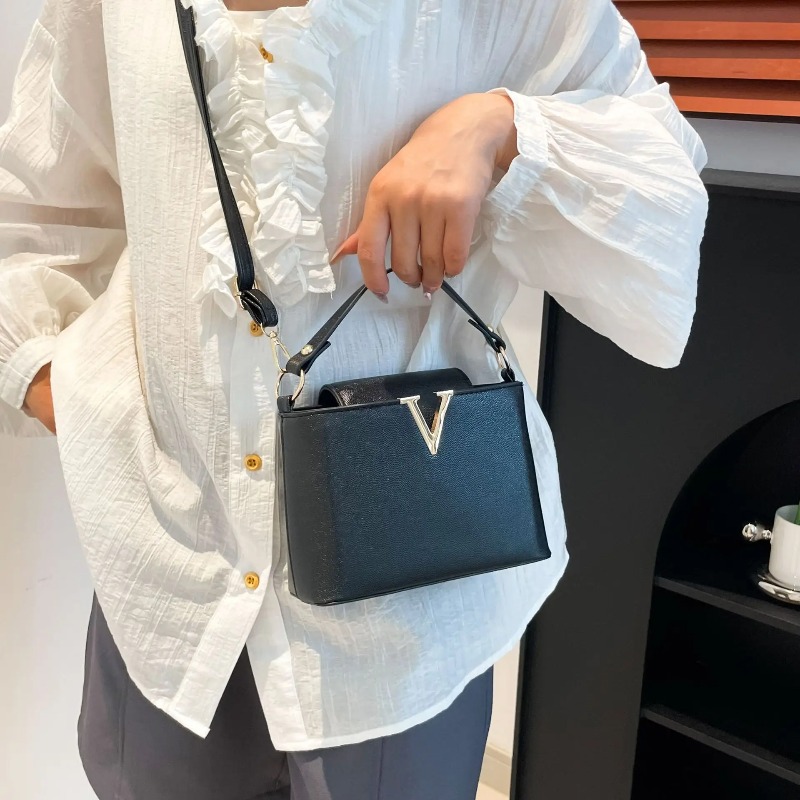 Luxury Women's Tote Bag, Chic  - đánh giá và giá Women'S Shoes Louis Vuitton